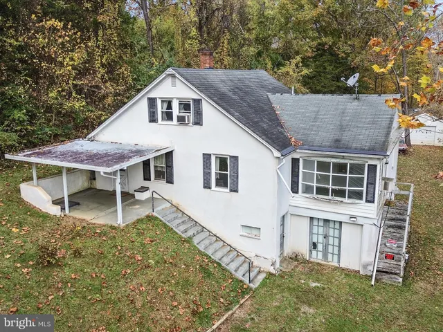 $529,000 | 1621 Locke's Mill Road, Berryville, VA 22611