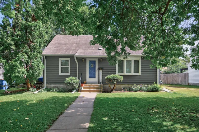 $319,900 | 4232 Halifax Avenue North, Robbinsdale, MN 55422