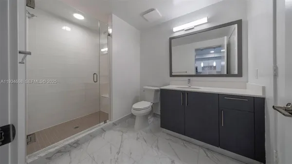 $2,535 | 19401 West Dixie Highway, Unit 726, Miami, FL 33180