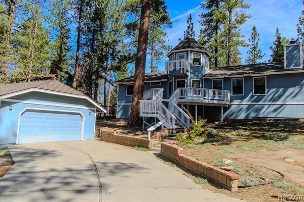 $3,200 | 42656 Constellation Drive, Big Bear Lake, CA 92315