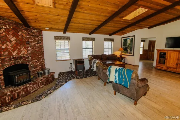 $3,200 | 42656 Constellation Drive, Big Bear Lake, CA 92315