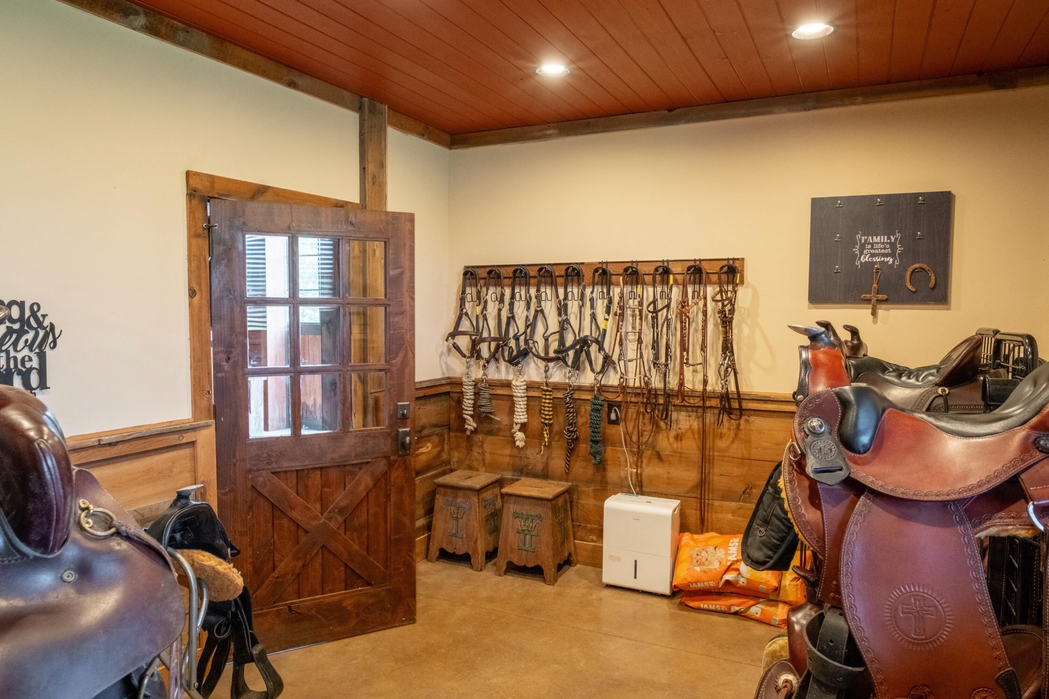 6971 West Cove Road Chickamauga, GA 30707 - Photo 84 of 100 a room with gym equipment