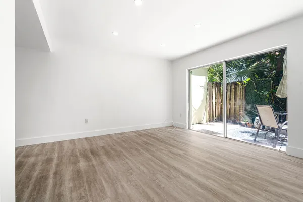 $230,000 | 809 West Oakland Park Boulevard, Unit K1, Oakland Park, FL 33311