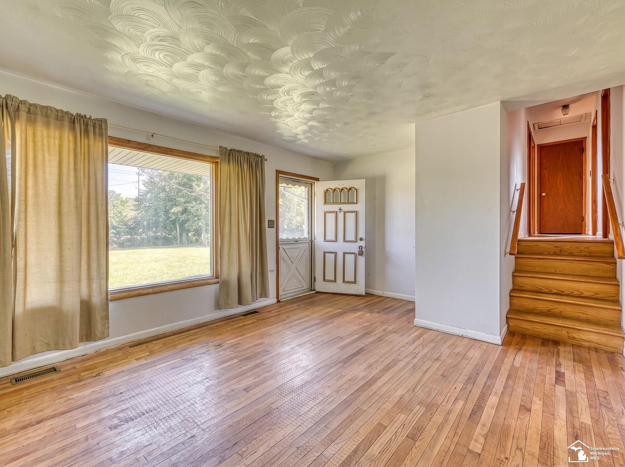 12347 South Custer Road Dundee, MI 48131 - Photo 5 of 36 Gallery Image 5