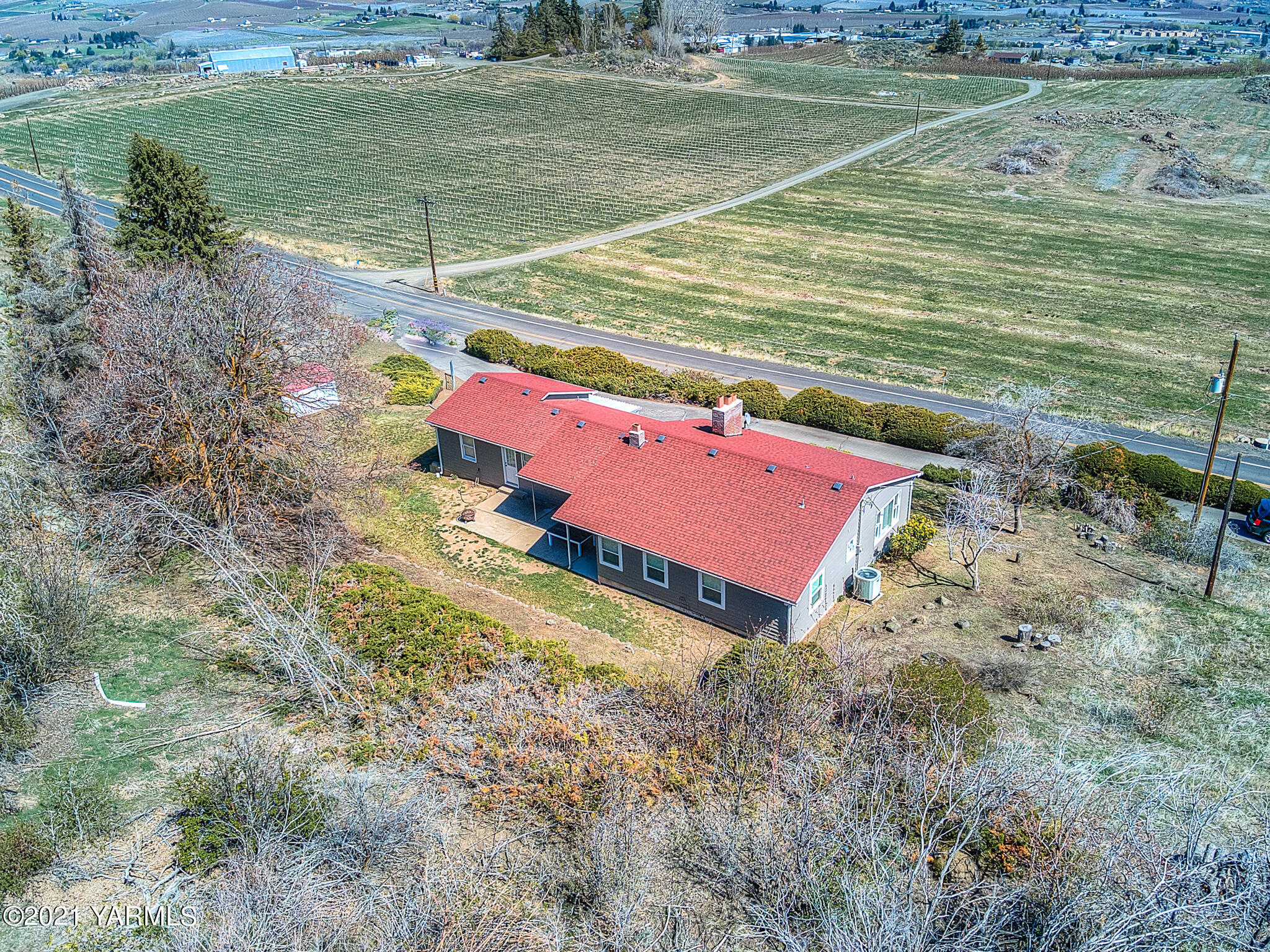 1570 Young Grade Road Yakima, WA 98908 - Photo 5 of 26 Back of home