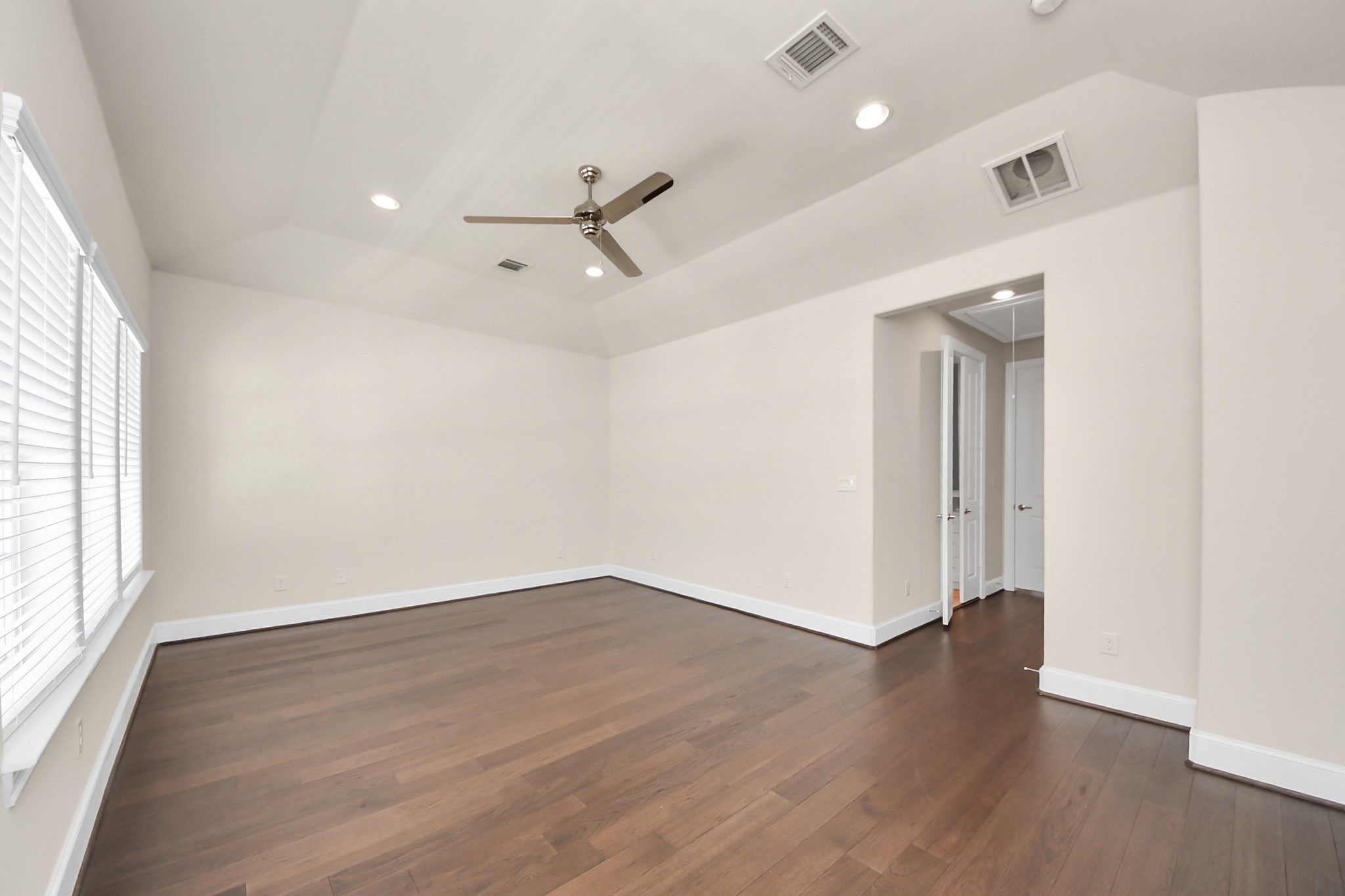 6072 Kansas Street Houston, TX 77007 - Photo 38 of 47