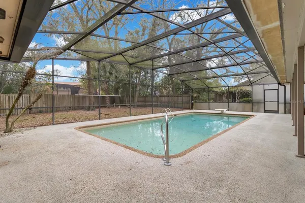a swimming pool with a outdoor space