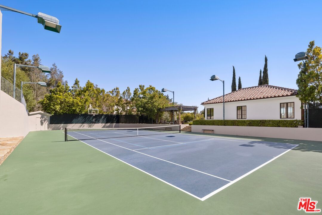 12705 Chalon Road Los Angeles, CA 90049 - Photo 40 of 47