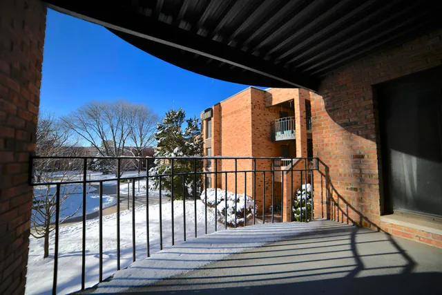 $1,500 | 1906 East Shorewood Boulevard, Unit 263, Shorewood, WI 53211