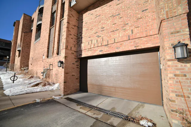 $1,500 | 1906 East Shorewood Boulevard, Unit 263, Shorewood, WI 53211