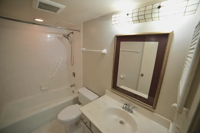 $1,500 | 1906 East Shorewood Boulevard, Unit 263, Shorewood, WI 53211