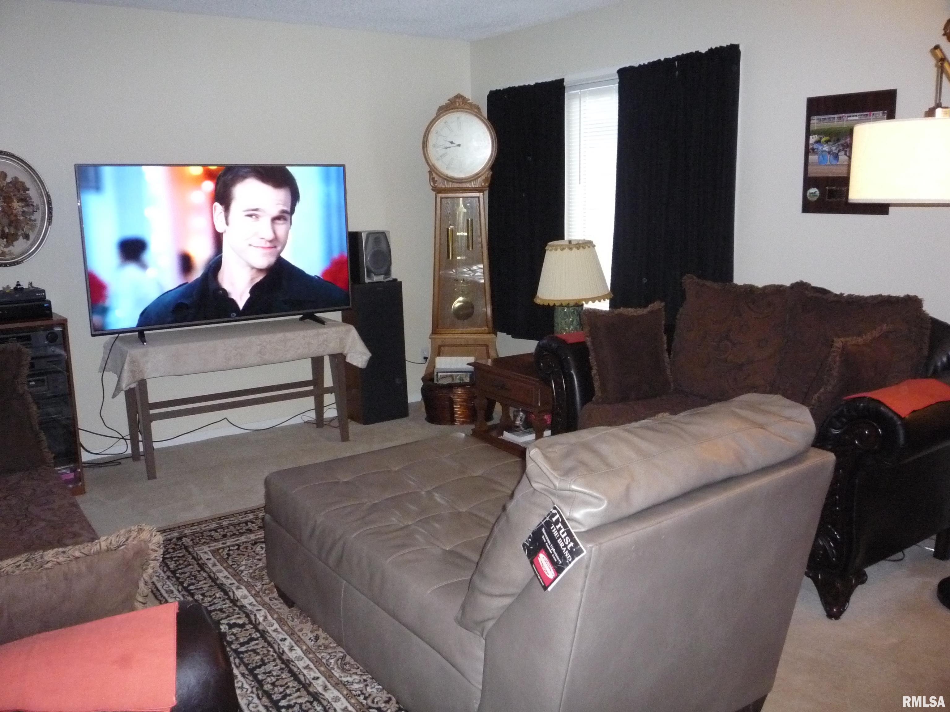 84 Brookside Place Springfield, IL 62704 - Photo 3 of 26 Gallery Image 3