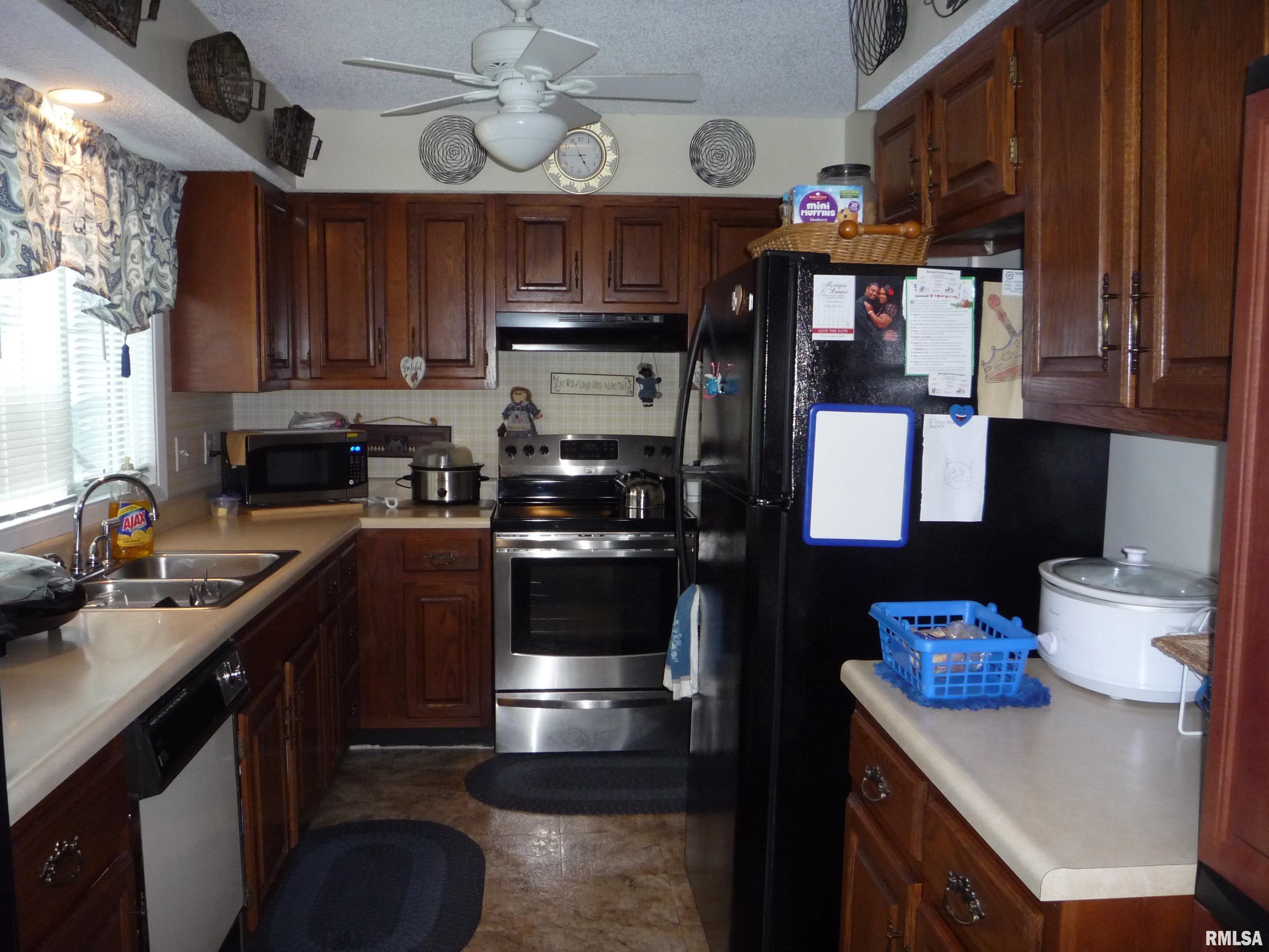 84 Brookside Place Springfield, IL 62704 - Photo 7 of 26 Gallery Image 7