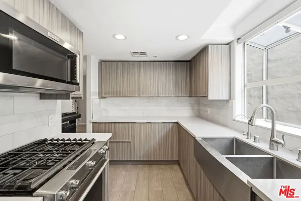 $5,500 | 1842 Greenfield Avenue, Unit 102, Los Angeles, CA 90025