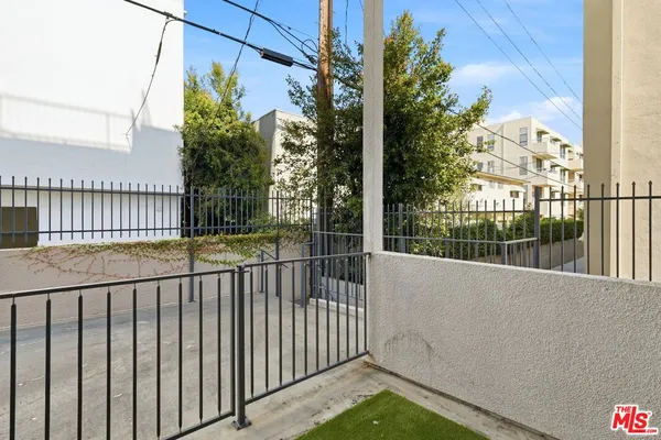 $5,500 | 1842 Greenfield Avenue, Unit 102, Los Angeles, CA 90025