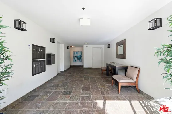 $5,700 | 1842 Greenfield Avenue, Unit 102, Los Angeles, CA 90025