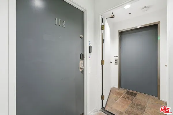 $5,700 | 1842 Greenfield Avenue, Unit 102, Los Angeles, CA 90025