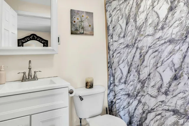 $815,000 | 20 Law Street, North Valley Stream, NY 11580