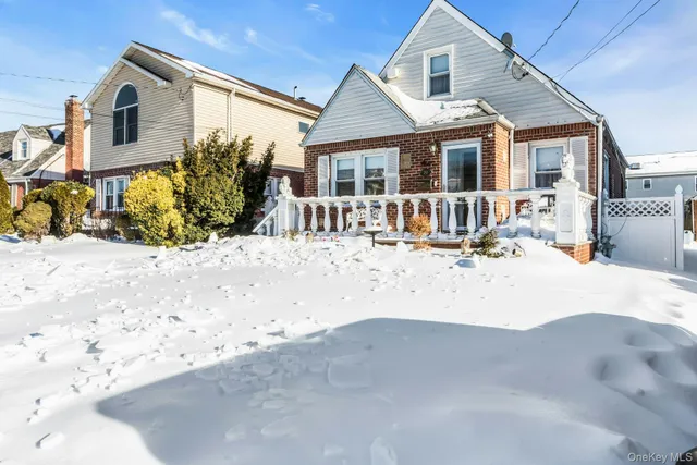 $815,000 | 20 Law Street, North Valley Stream, NY 11580