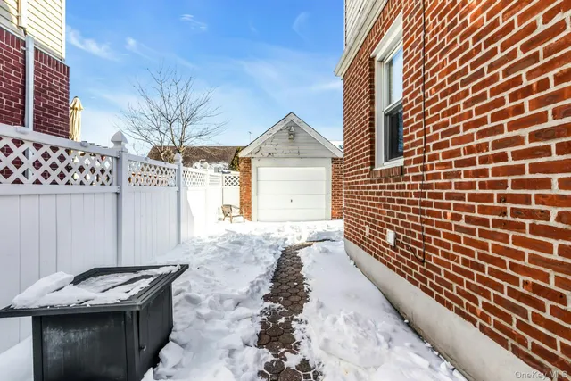 $815,000 | 20 Law Street, North Valley Stream, NY 11580