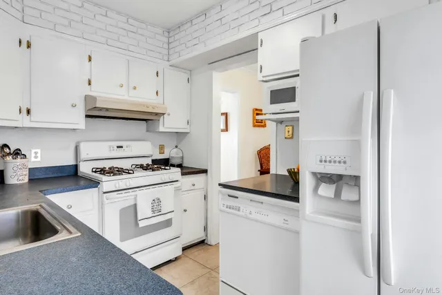 $815,000 | 20 Law Street, North Valley Stream, NY 11580