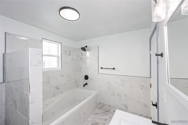 $1,500 | 30 Glenwood Avenue, Buffalo, NY 14209