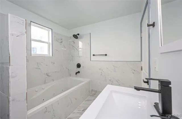 $1,500 | 30 Glenwood Avenue, Buffalo, NY 14209