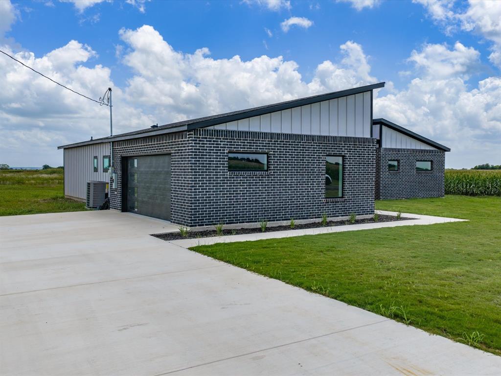 2091 Goodwyn Road Italy, TX 76651 - Photo 6 of 36