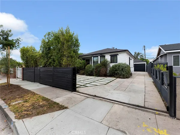 $5,000 | 1021 East 65th Street, Inglewood, CA 90302