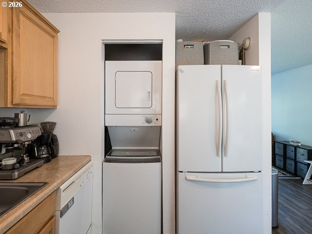 14655 Southwest 76th Avenue, Unit 2 Portland, OR 97224 - Photo 15 of 31 Laundry