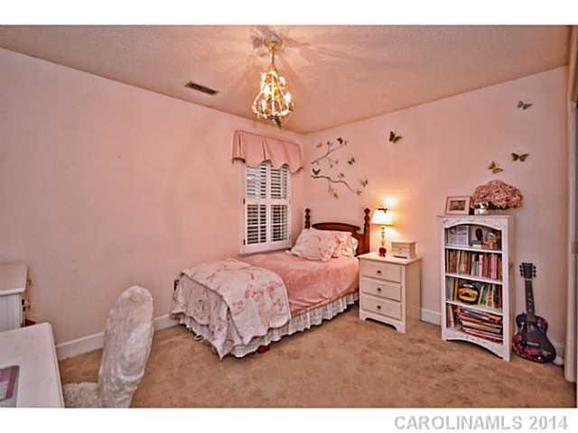 2333 Hamilton Mill Road Charlotte, NC 28270 - Photo 13 of 16 Gallery Image 13