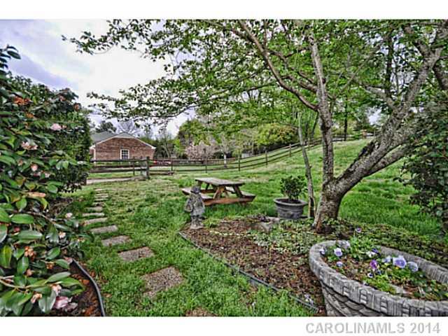2333 Hamilton Mill Road Charlotte, NC 28270 - Photo 16 of 16 Gallery Image 16
