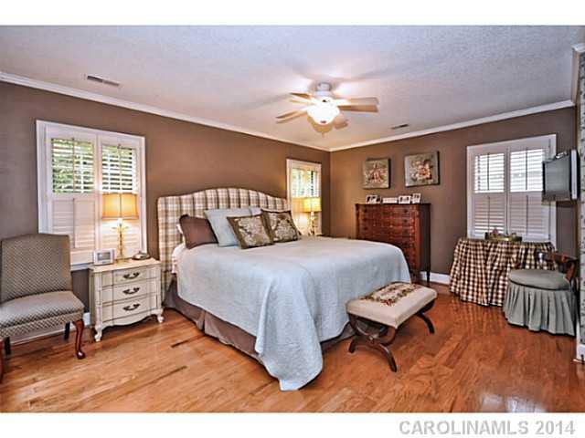 2333 Hamilton Mill Road Charlotte, NC 28270 - Photo 9 of 16 Gallery Image 9