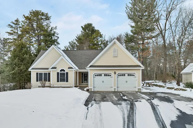 $785,000 | 19 Sheffield Street, Hudson, NH 03051