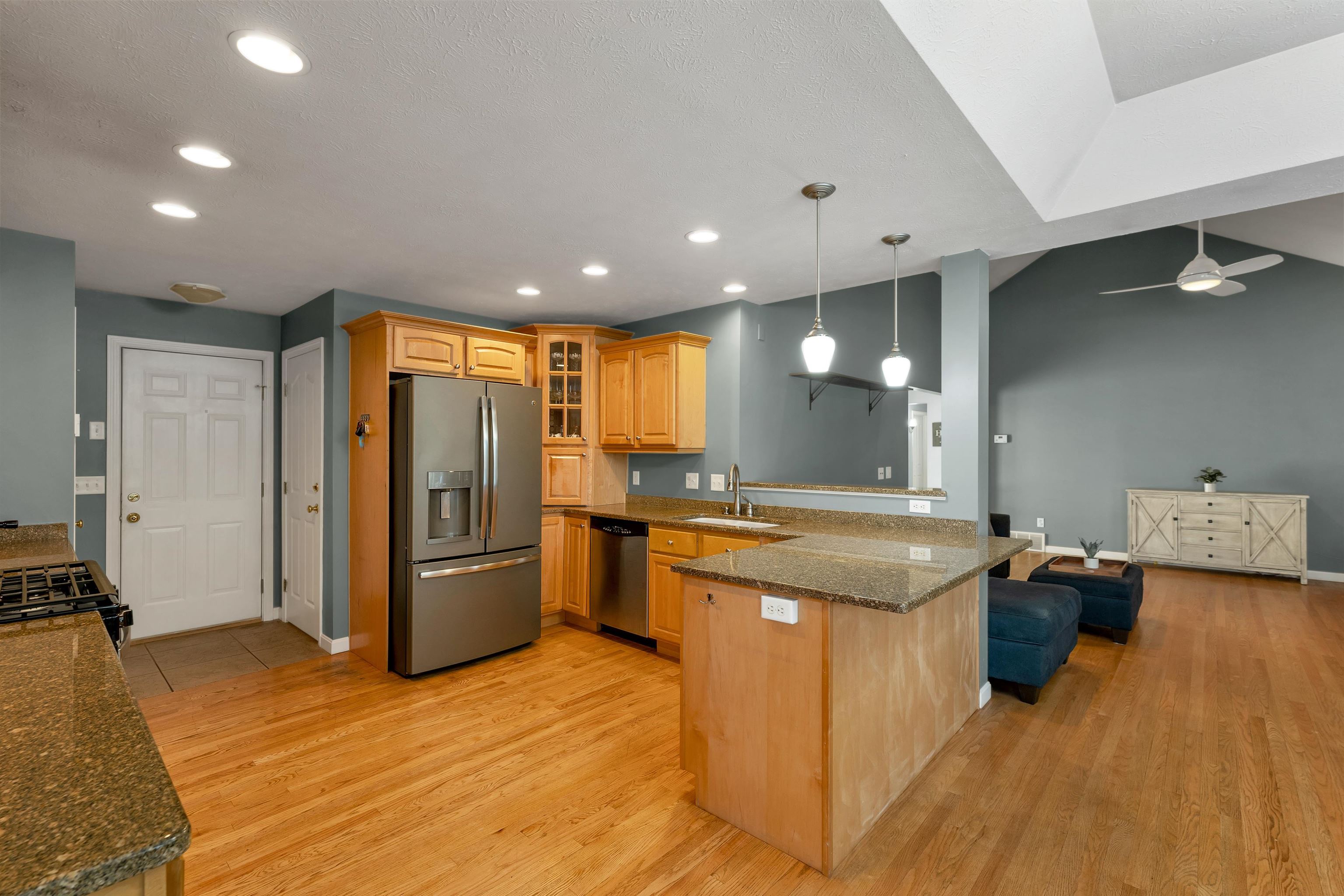 19 Sheffield Street Hudson, NH 03051 - Photo 17 of 51