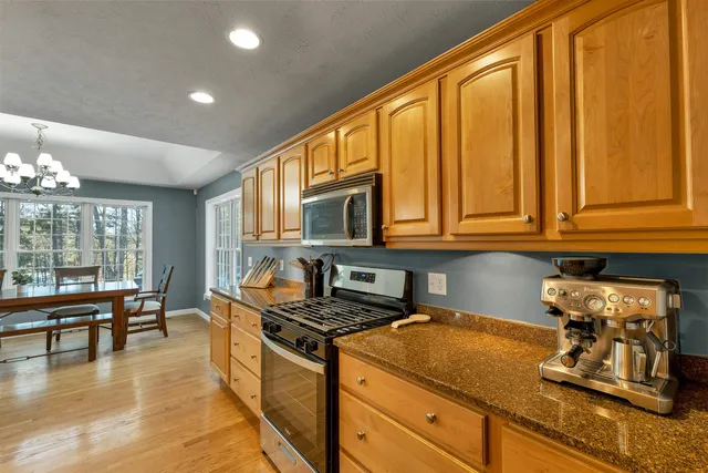 $785,000 | 19 Sheffield Street, Hudson, NH 03051