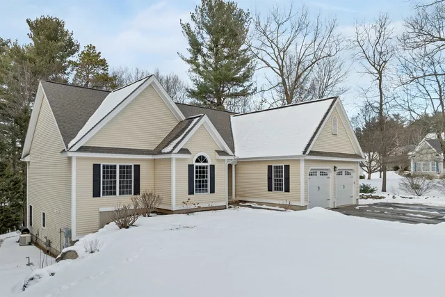 $785,000 | 19 Sheffield Street, Hudson, NH 03051