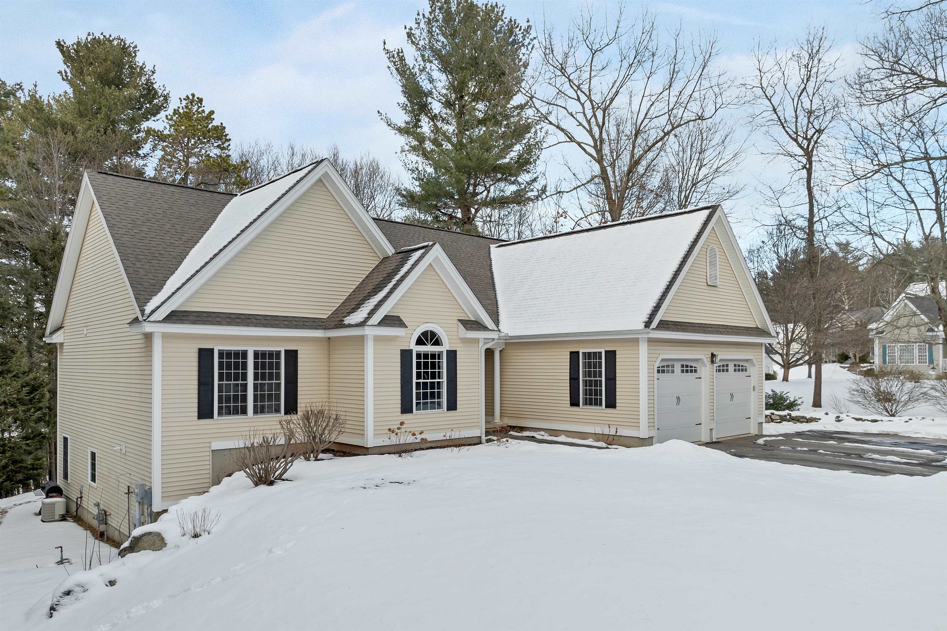 19 Sheffield Street Hudson, NH 03051 - Photo 3 of 51