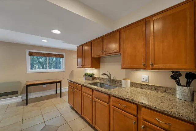 $785,000 | 19 Sheffield Street, Hudson, NH 03051