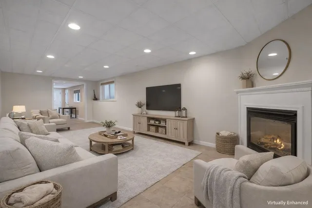 $785,000 | 19 Sheffield Street, Hudson, NH 03051