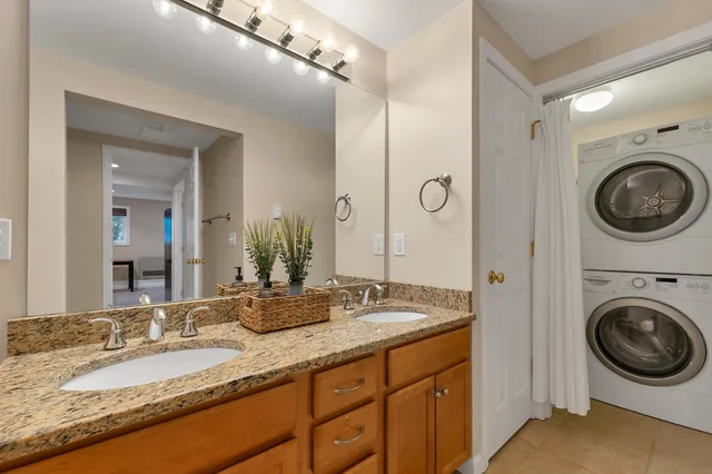 $785,000 | 19 Sheffield Street, Hudson, NH 03051