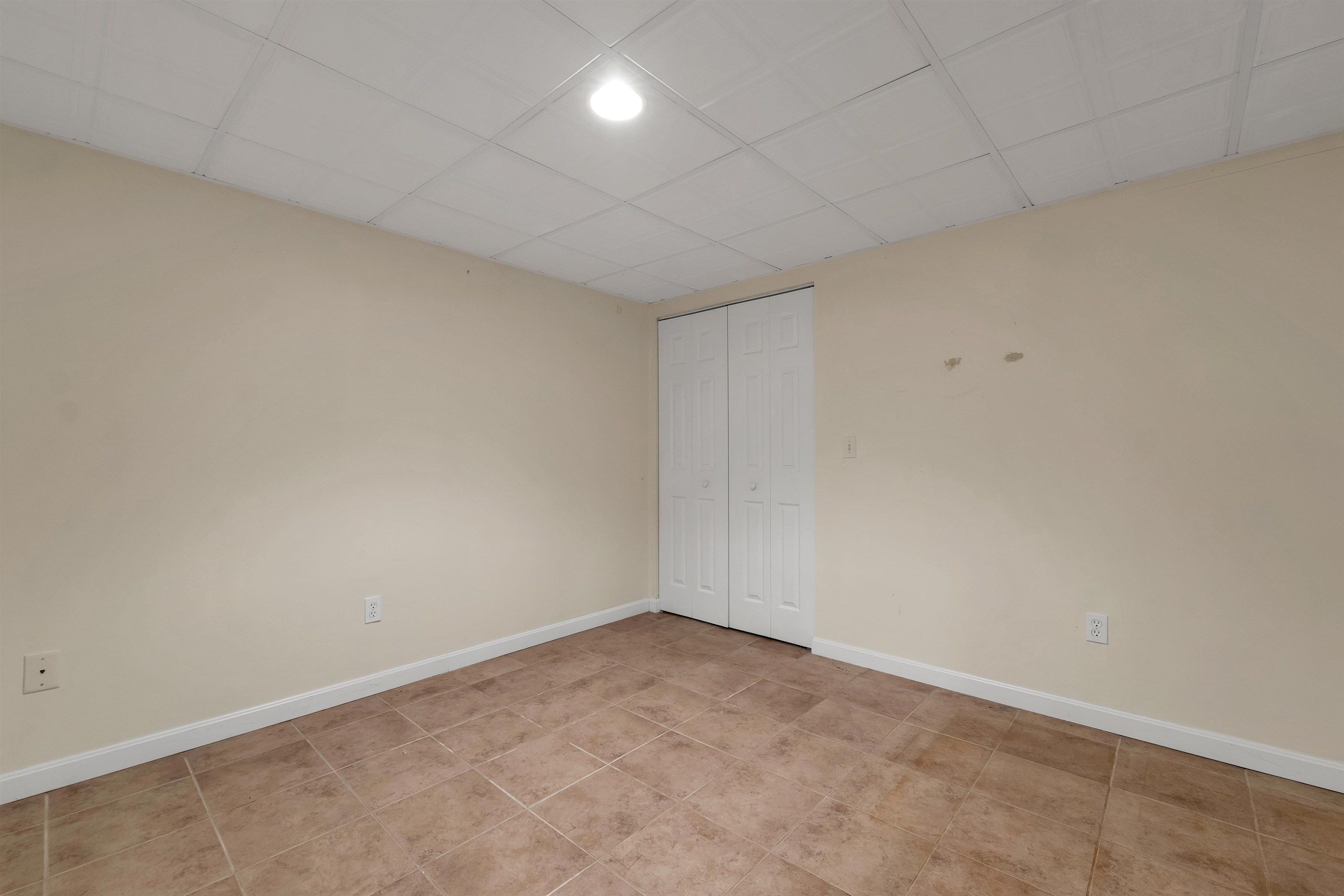 19 Sheffield Street Hudson, NH 03051 - Photo 45 of 51