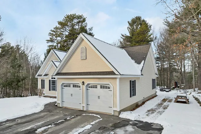 $785,000 | 19 Sheffield Street, Hudson, NH 03051