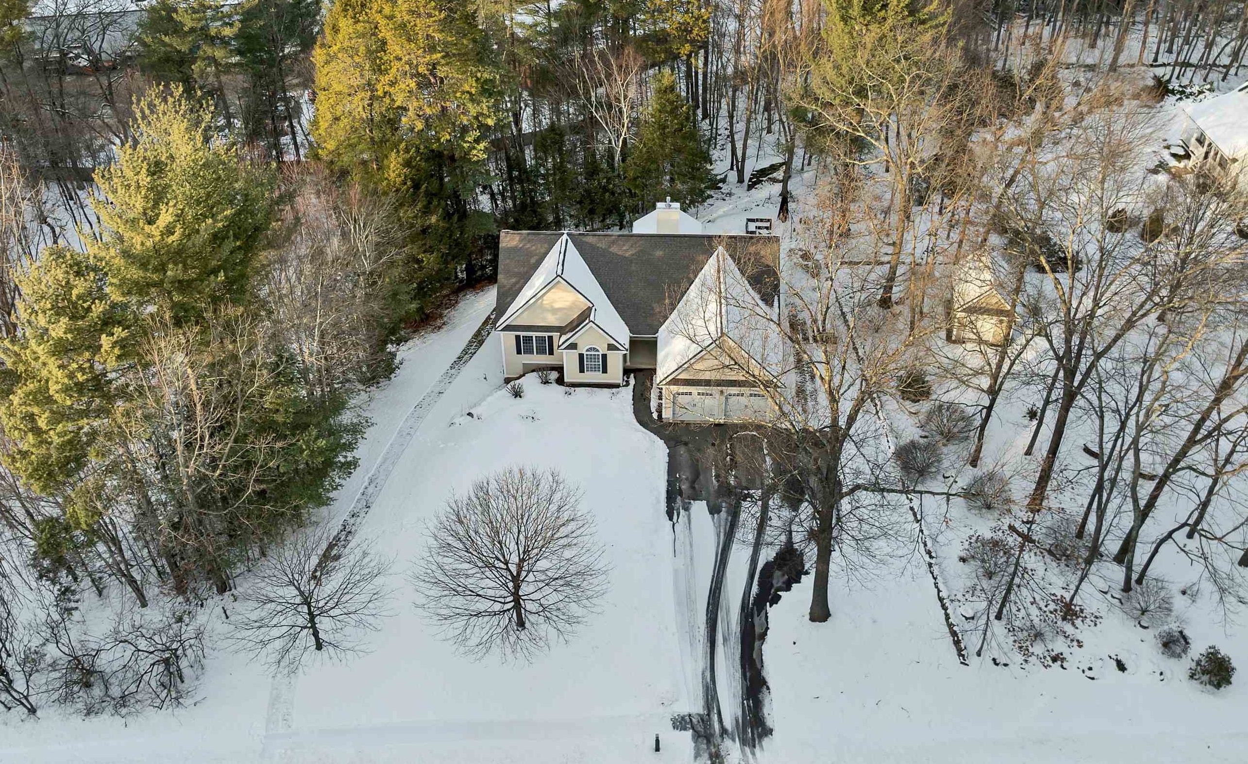 19 Sheffield Street Hudson, NH 03051 - Photo 6 of 51