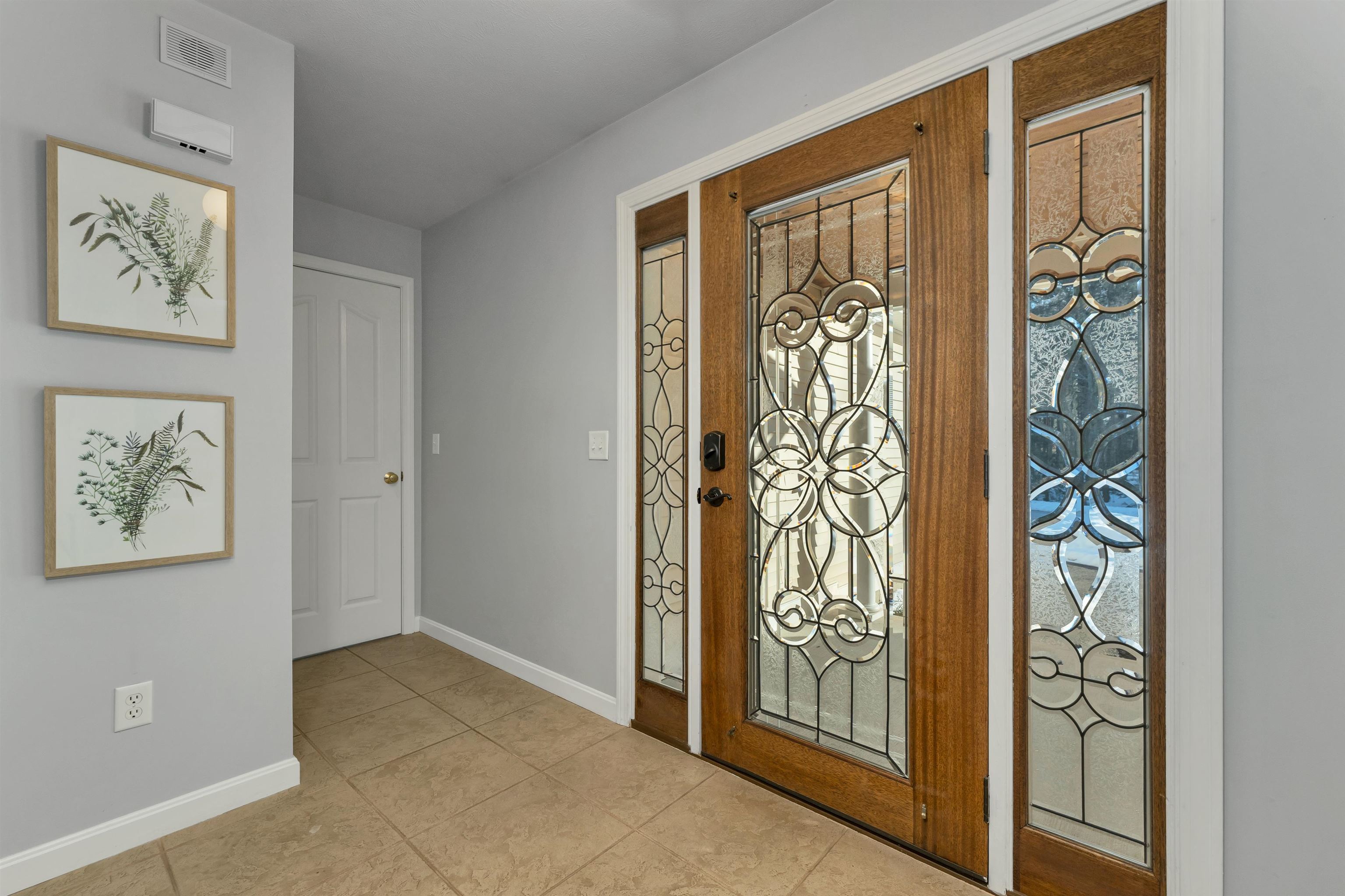 19 Sheffield Street Hudson, NH 03051 - Photo 8 of 51