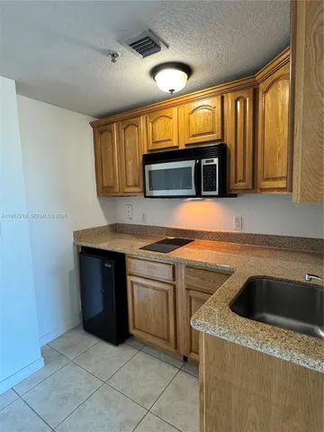 $1,750 | 4242 Northwest 2nd Street, Unit 713, Miami, FL 33126