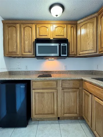 $1,750 | 4242 Northwest 2nd Street, Unit 713, Miami, FL 33126