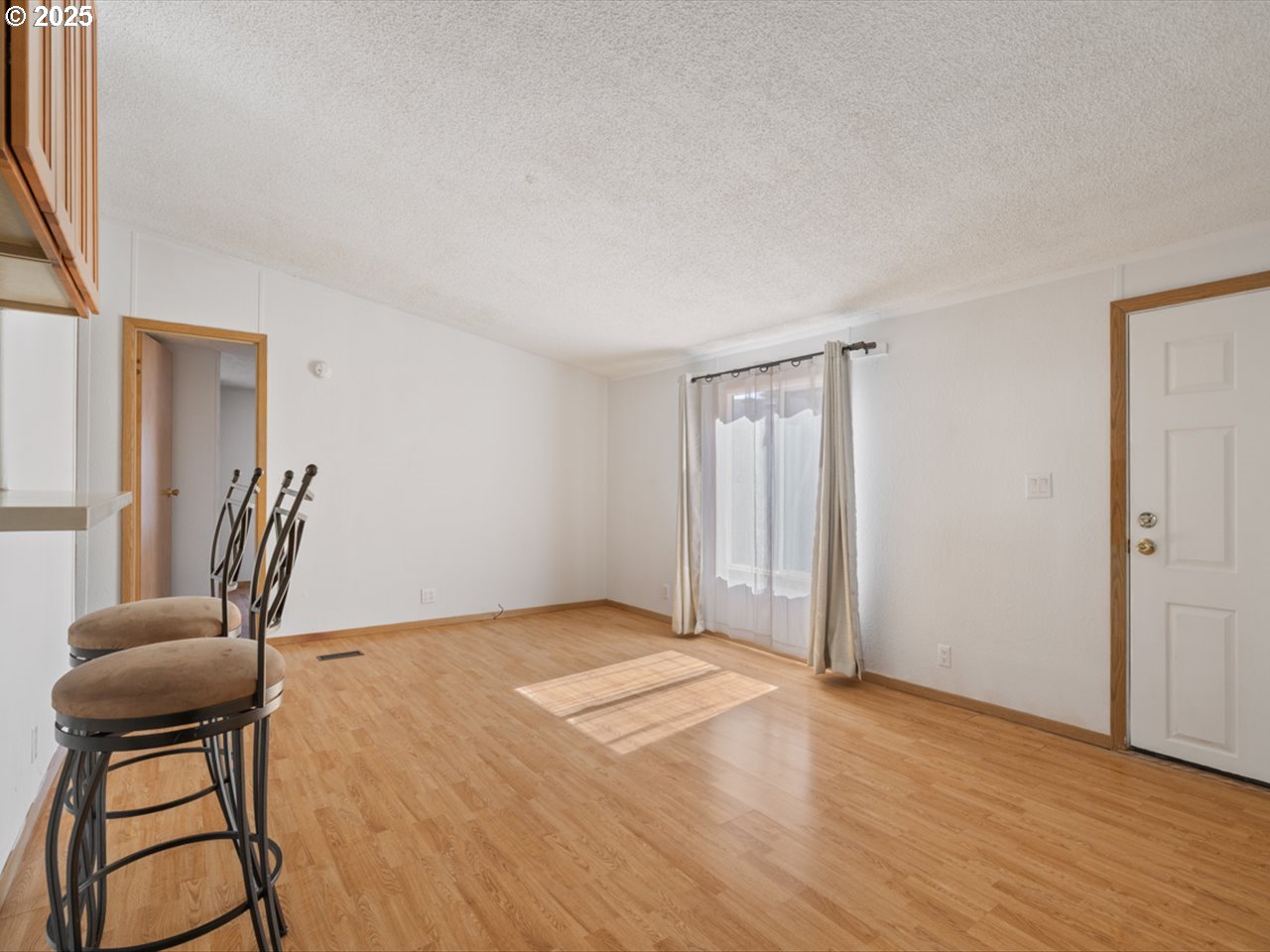 388 Southwest Butterfield Place Corvallis, OR 97333 - Photo 4 of 26