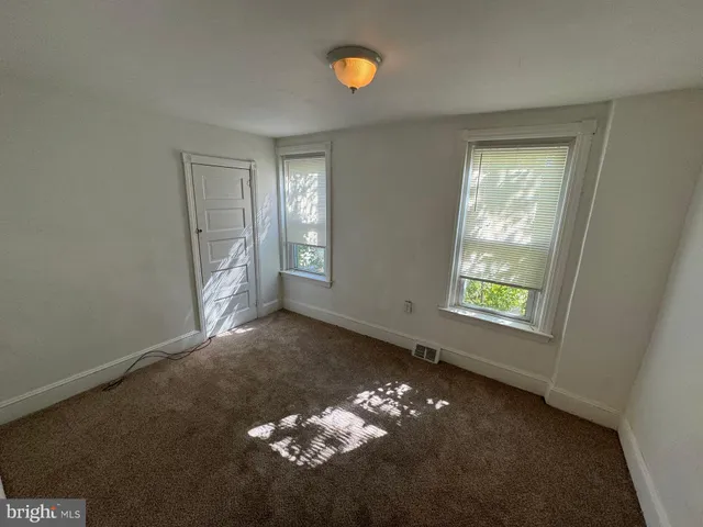 a view of a livingroom with window