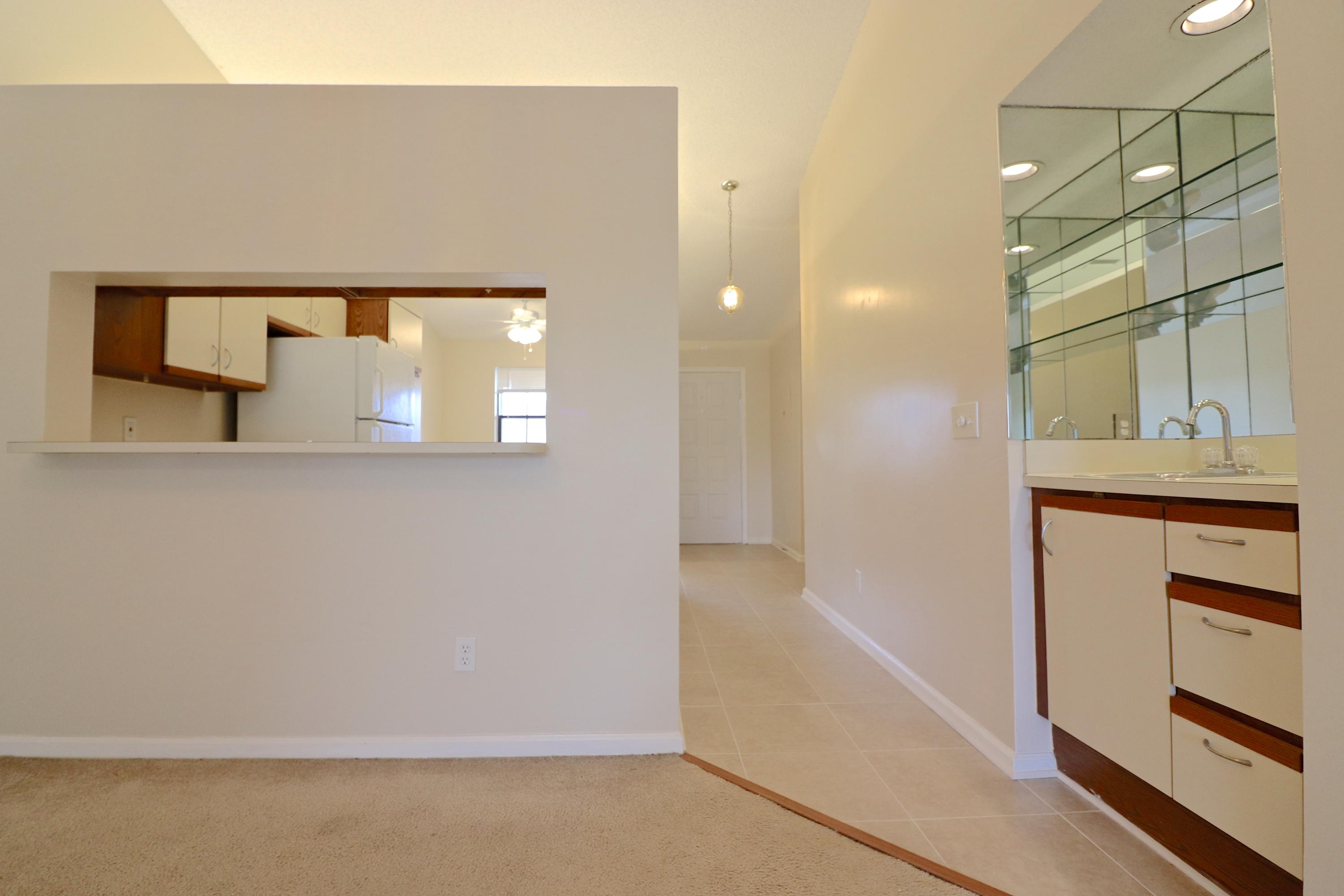 1112 Keystone Drive, Unit C Jupiter, FL 33458 - Photo 7 of 34 Wet bar